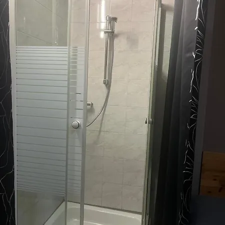 Hipokratios 3 Mit Gemeinschaft Wc Hostel